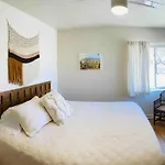 Vintage Charm Vacation Home With Modern Comforts Near Old Town