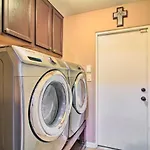 Albuquerque Vacation Home Rental With Hot Tub!