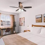Chic Mid-Century Boho Oasis - 15 Min To Old Town