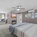 San Gabriel Stunner - An Irvie Home