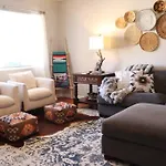 Cowboy Den-Hot Tub-Game Room-Pet Friendly-No Pet Fees!