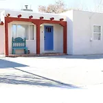 Cowboy Den-Hot Tub-Game Room-Pet Friendly-No Pet Fees!