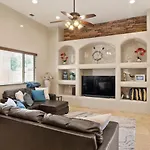 Luxury Tuscan Villa Near Old Town