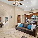 Luxury Tuscan Villa Near Old Town