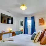 Albuquerque Retreat With Hot Tub - Central Location!