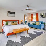 Central Albuquerque Getaway With Hot Tub And Grill!