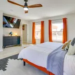 Central Albuquerque Getaway With Hot Tub And Grill!