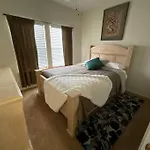 4 Bed House, Vacation, Extended Stay, Office