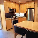 Intimate Townhome Sanctuary Dt