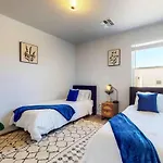 Modern Home 3Br Next To Airport, Netflix, Casino