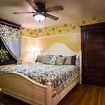 Downtown Historic Bed & Breakfast