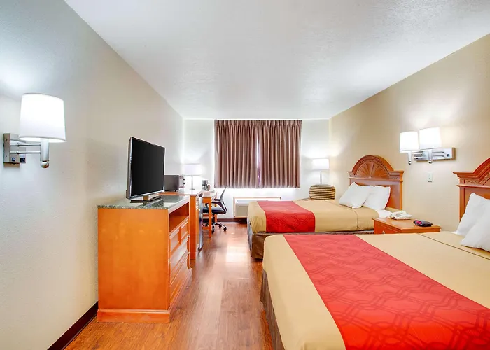 Econo Lodge Inn And Suites Albuquerque East I-40 Eubank Exit