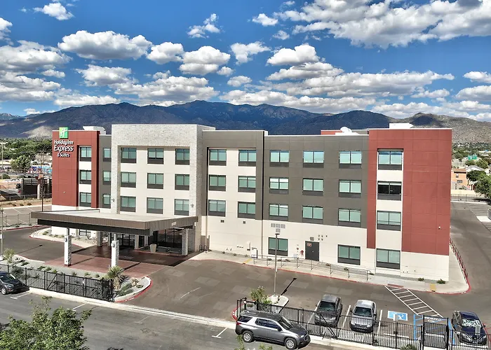 Holiday Inn Express & Suites - Albuquerque East By Ihg