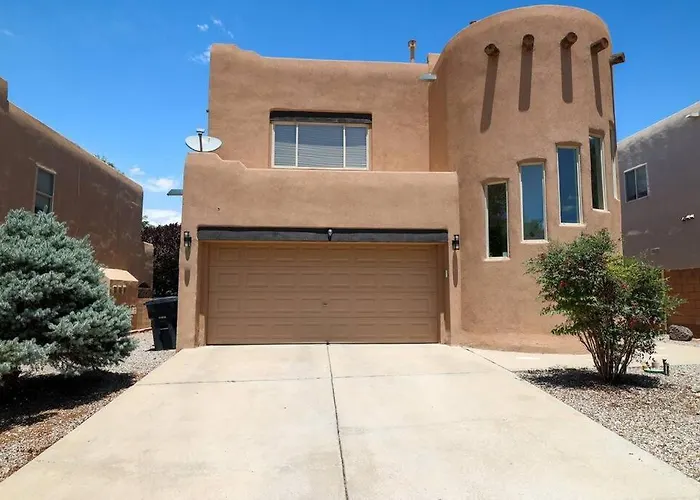 Home Near Balloon Fiesta Park!