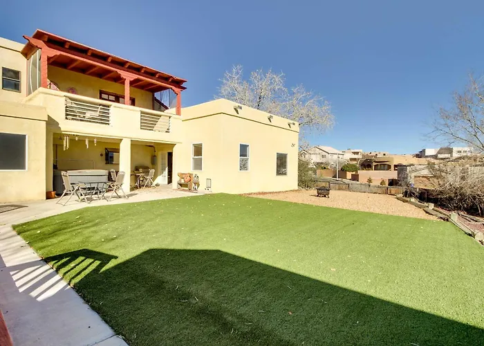 Albuquerque Home With Spacious Yard And Fire Pit!