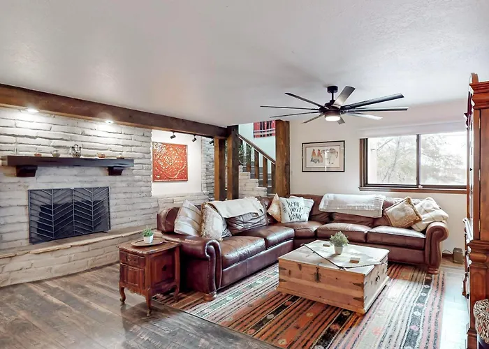 Tranquil Trails -Quiet Area - Pet Friendly - By I-40