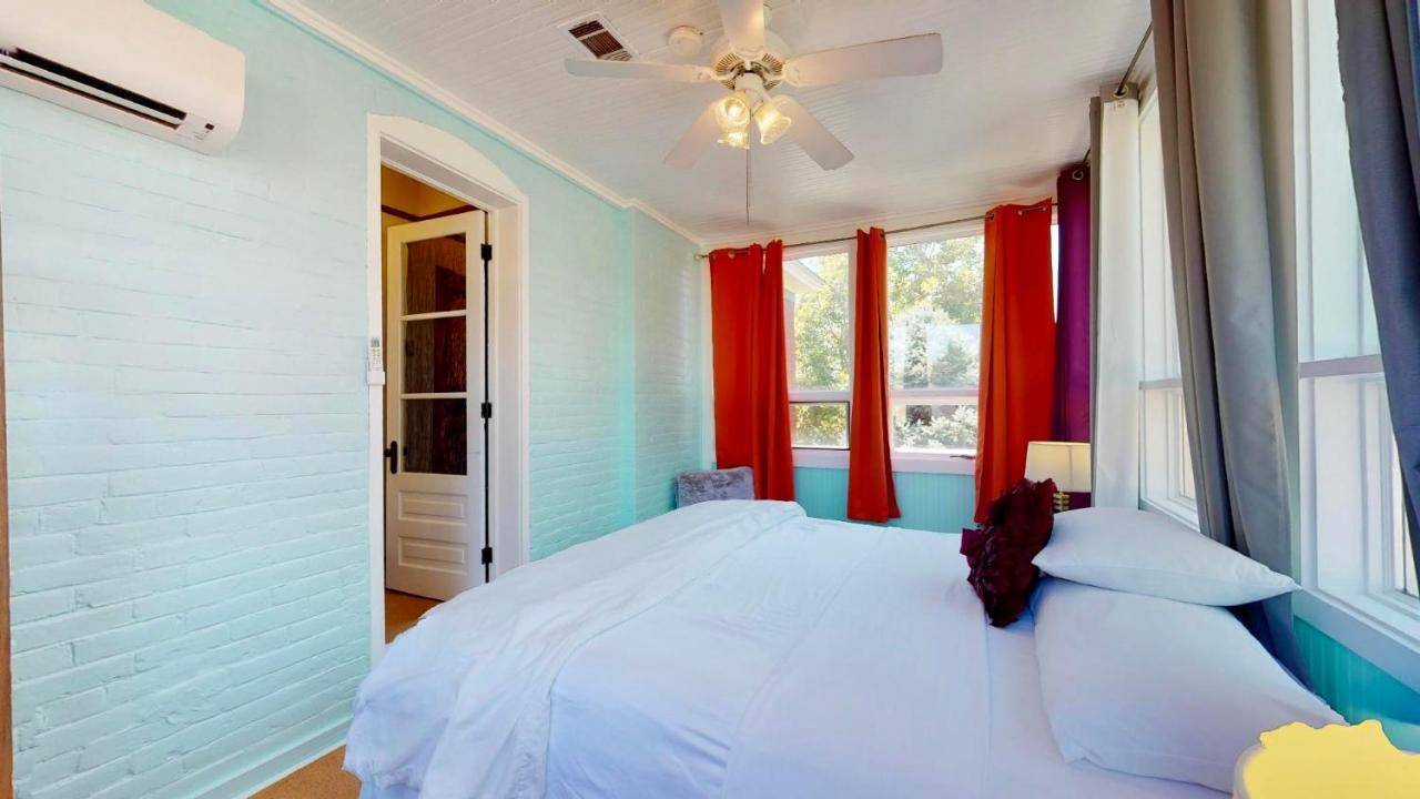 El Cuervo Abq Guest Bed & Breakfast 3*