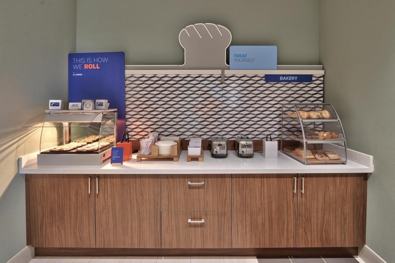 Express & - East By Ihg 3* Albuquerque