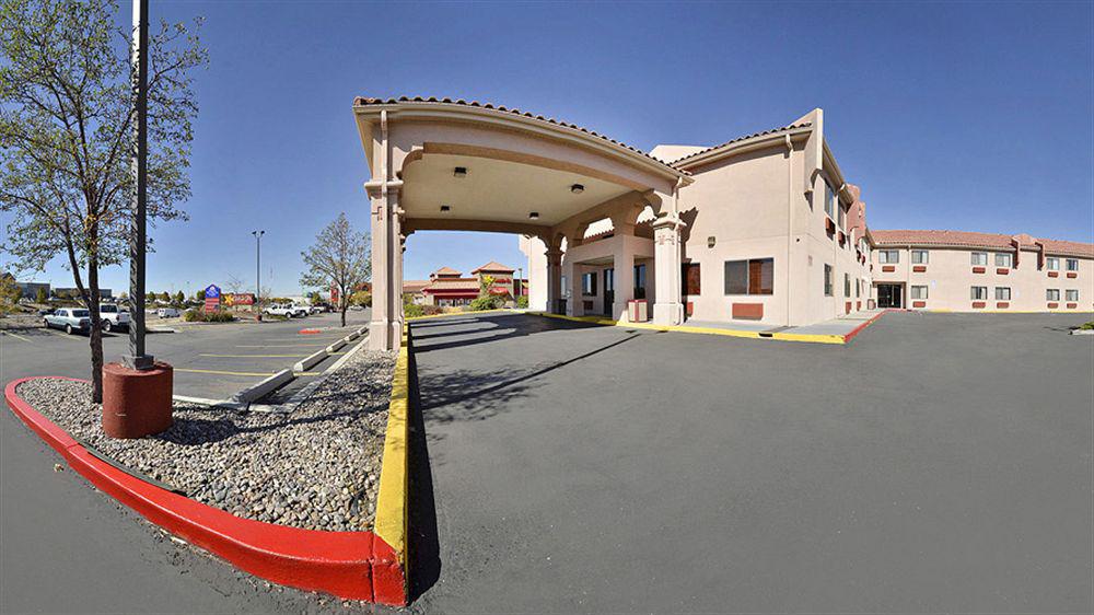Quality & North Near Balloon Fiesta Park Hotel