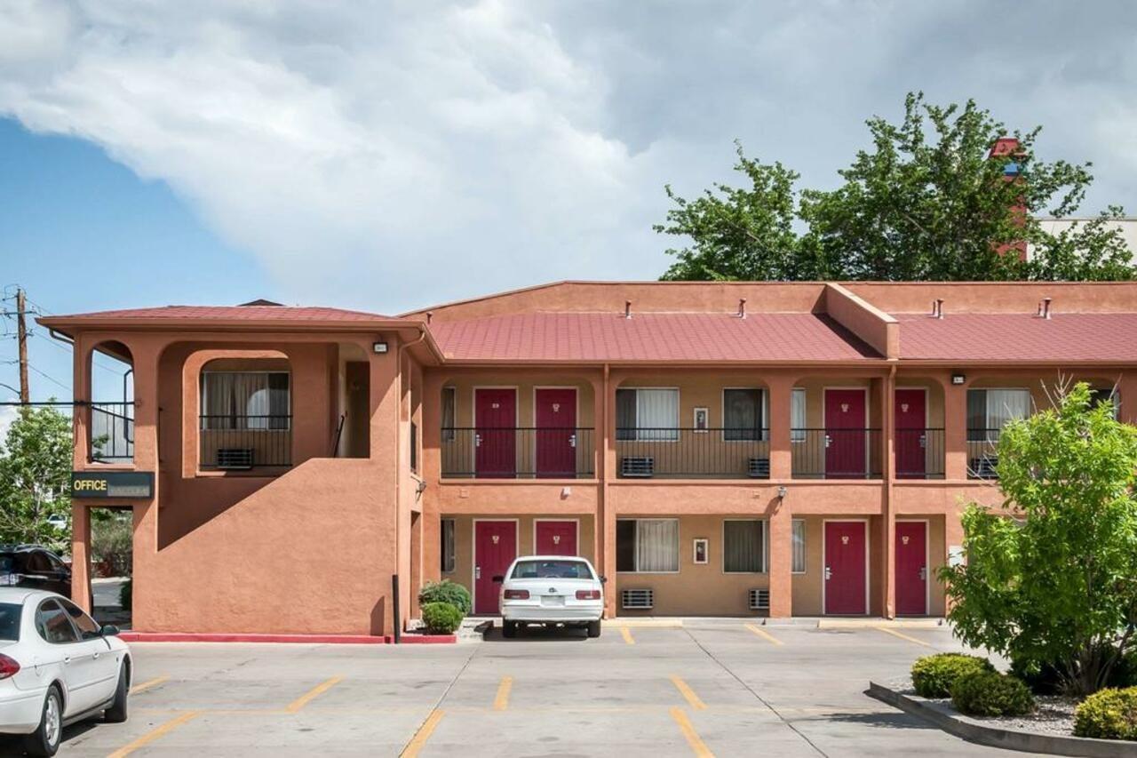 Econo Midtown Motel
