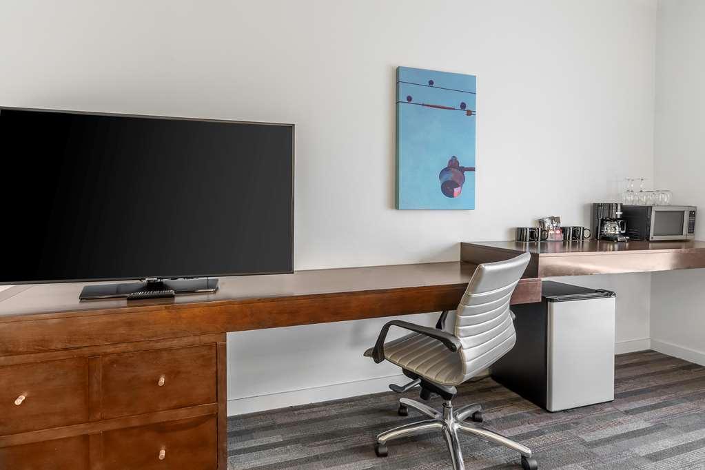 Hyatt Place Airport 3*