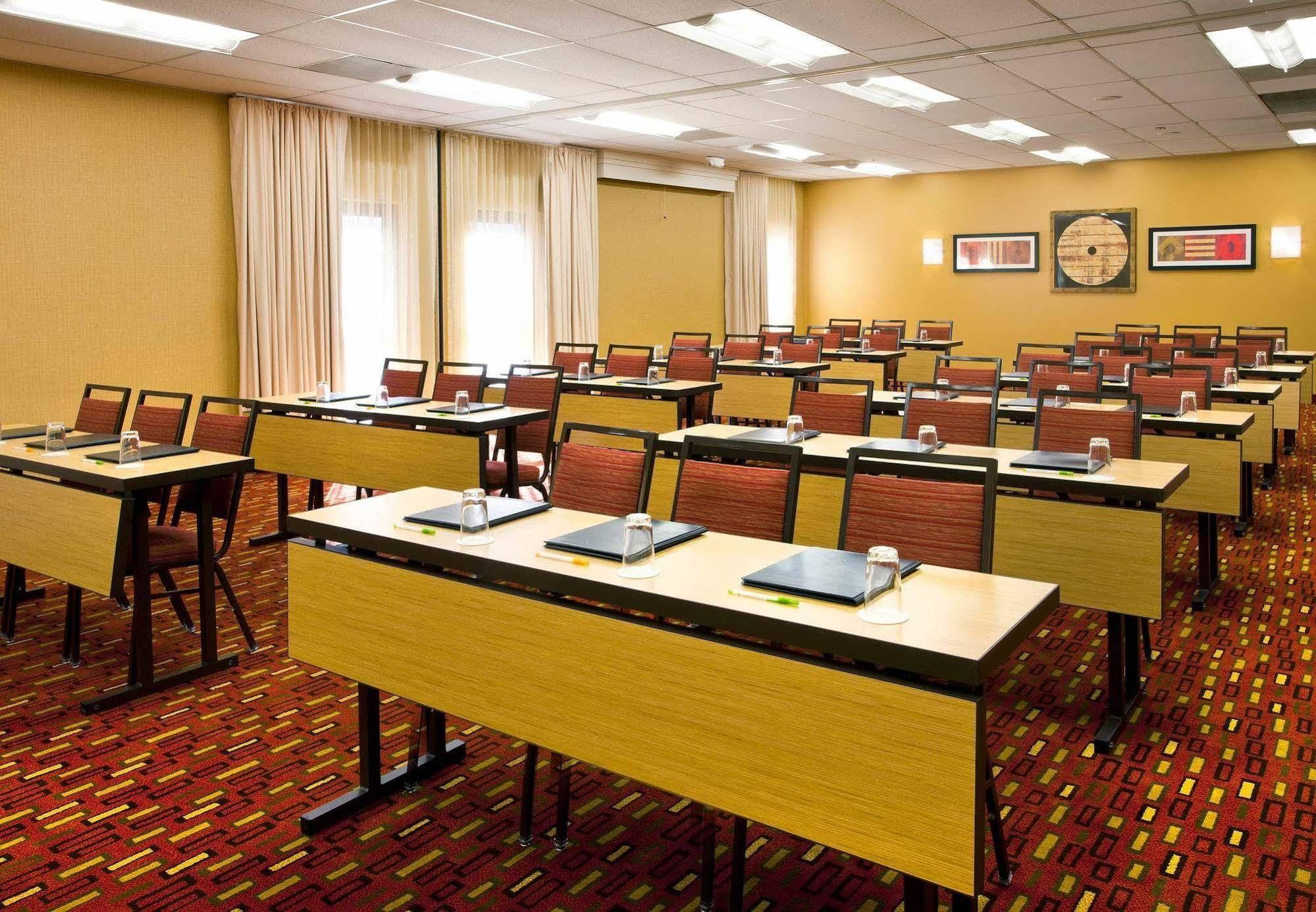 Courtyard By Marriott Airport Albuquerque