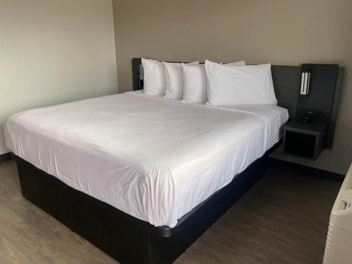 6 Nm Midtown Hotel 2*