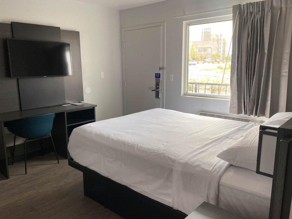 Hotel 6 Nm Midtown 2*