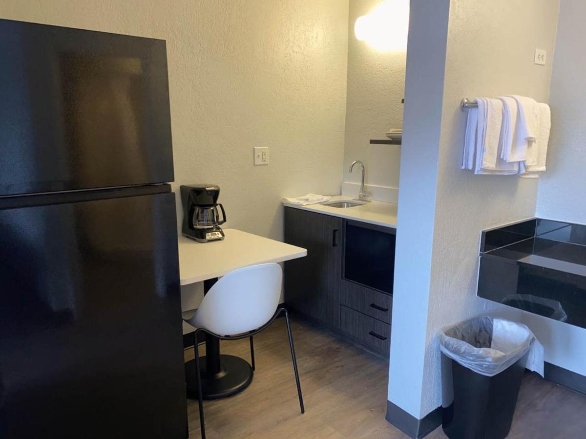 6 Nm Midtown Hotel