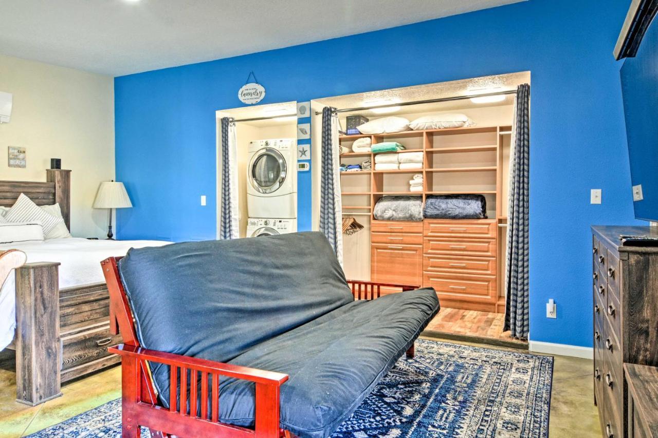 With Shared Pool And Fire Pit! * Albuquerque