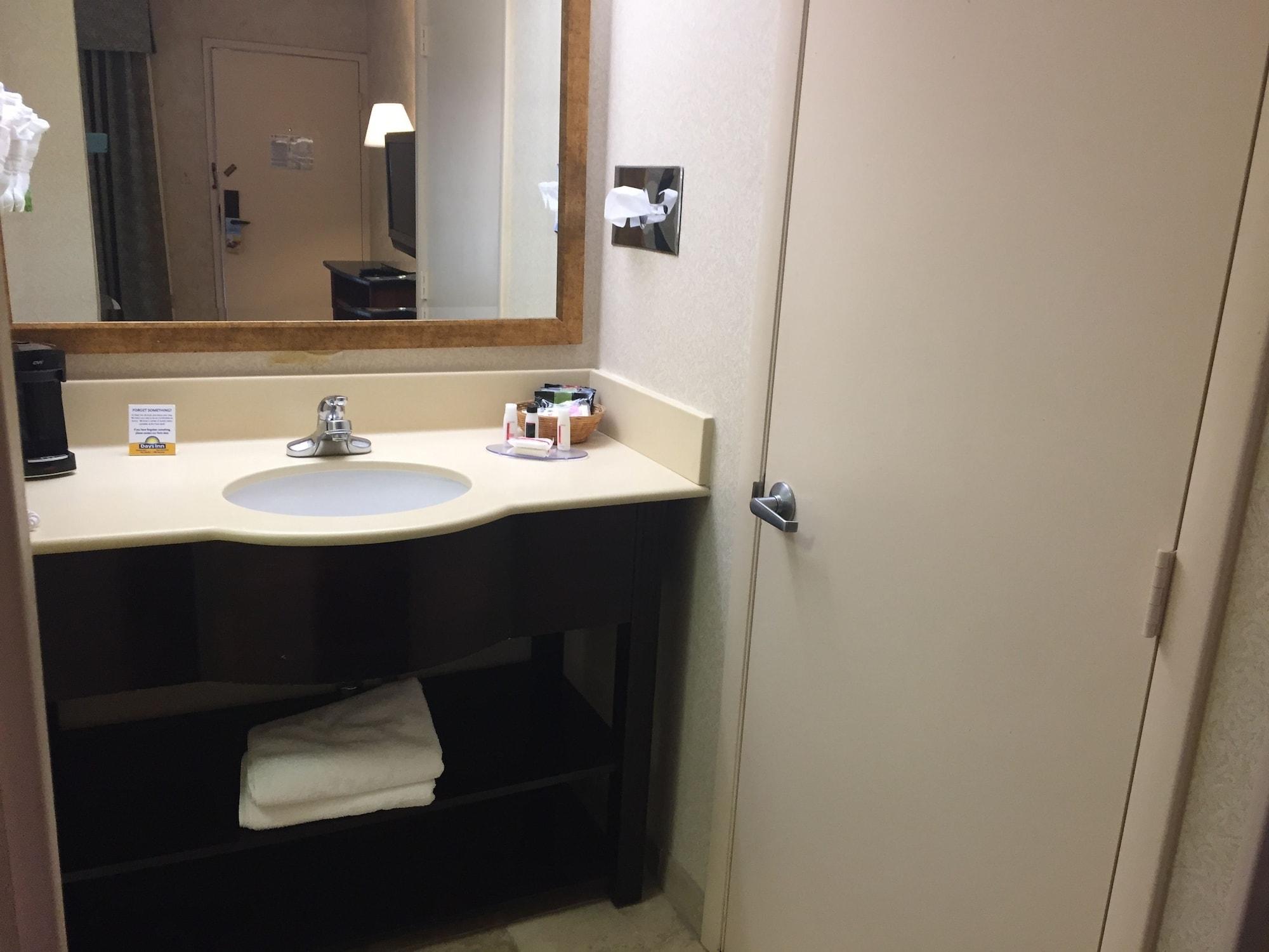 Days & By Wyndham North 3*