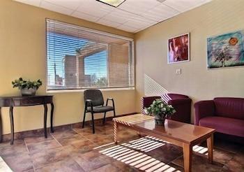 Suburban East Hotel 2*