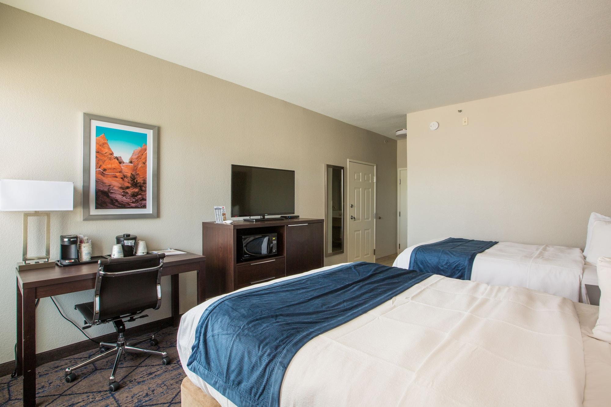 Baymont By Wyndham Airport Hotel 3*