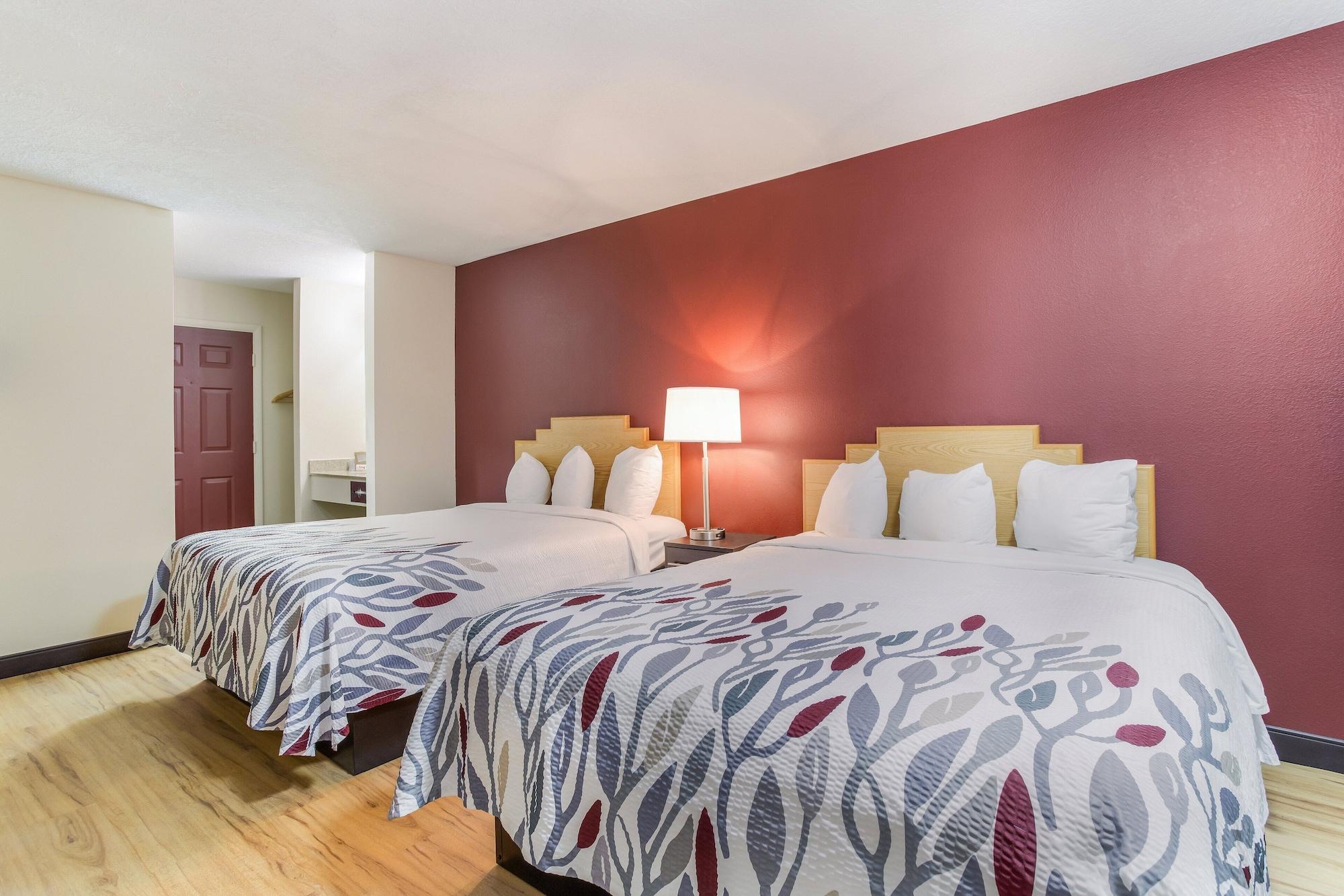 Red Roof - Midtown Motel 2*