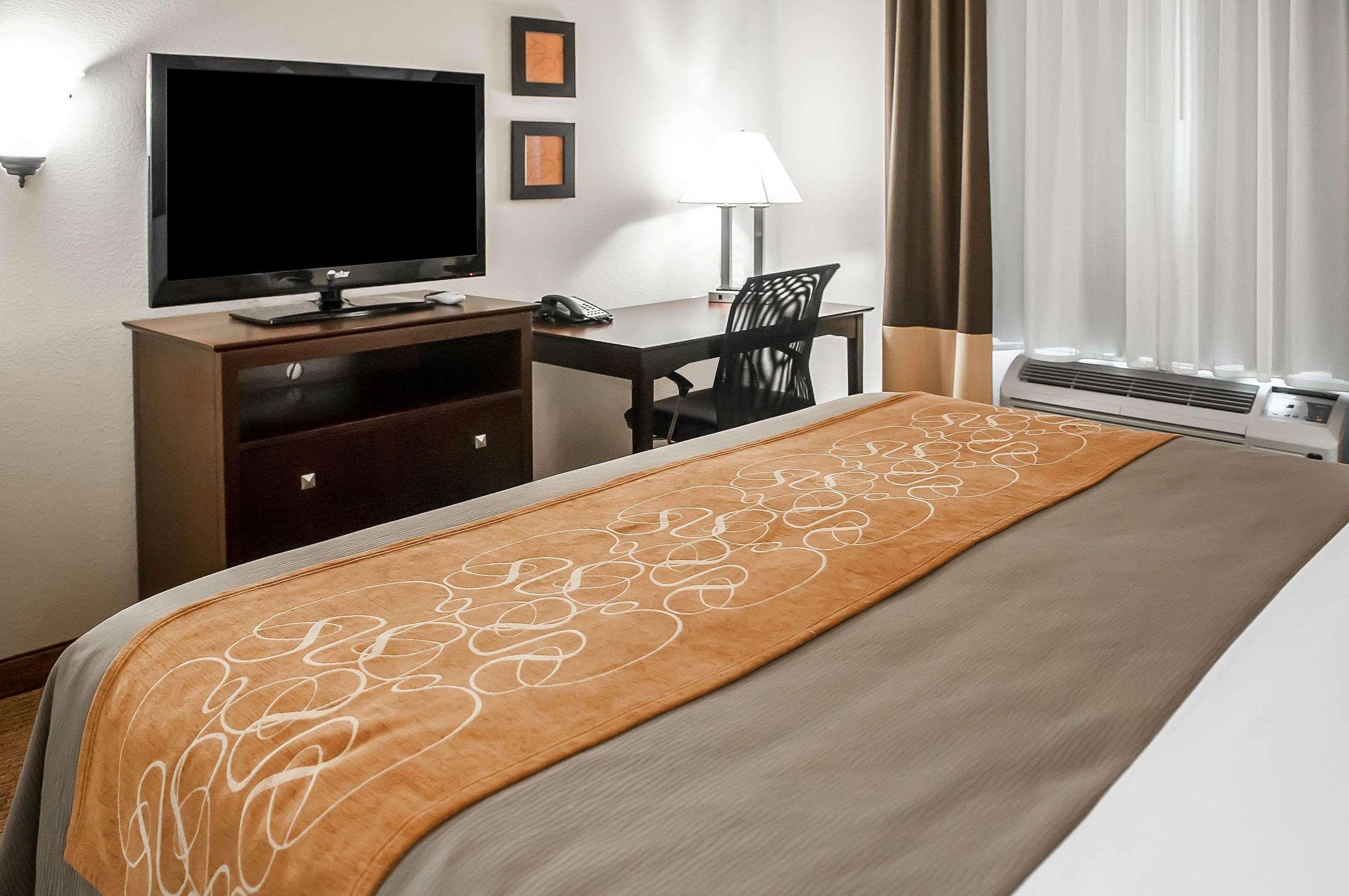 Hotel Comfort North Balloon Fiesta Park 3*