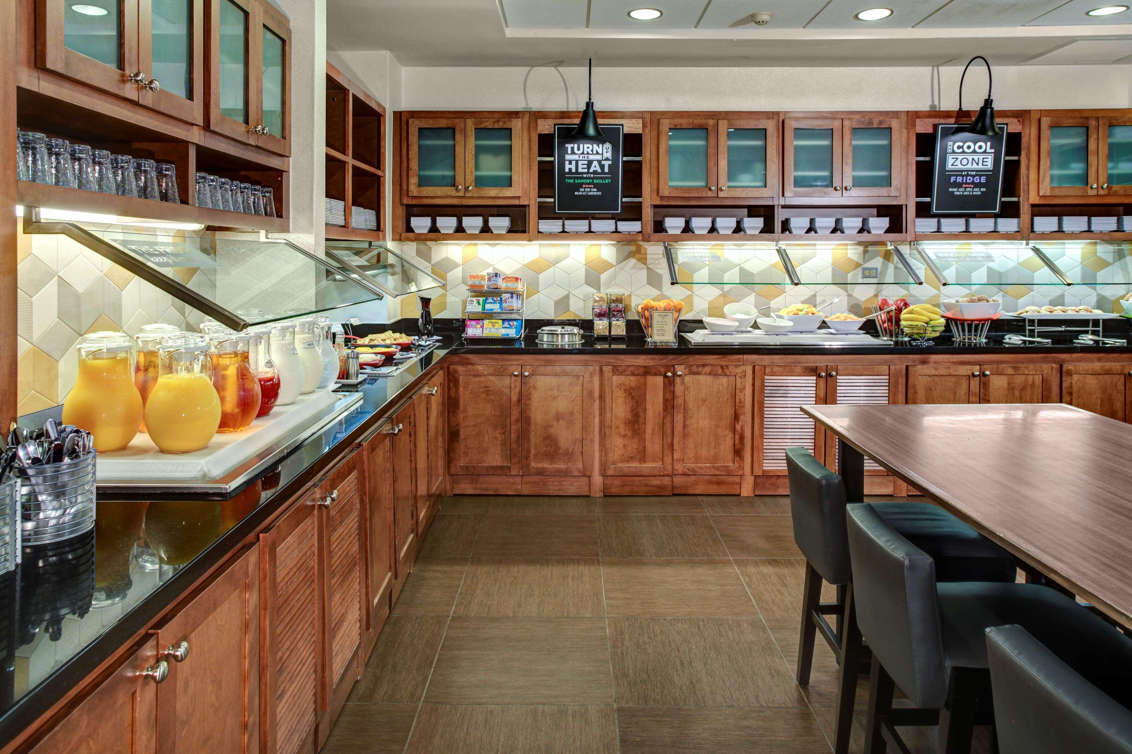 Hyatt Place Airport 3*