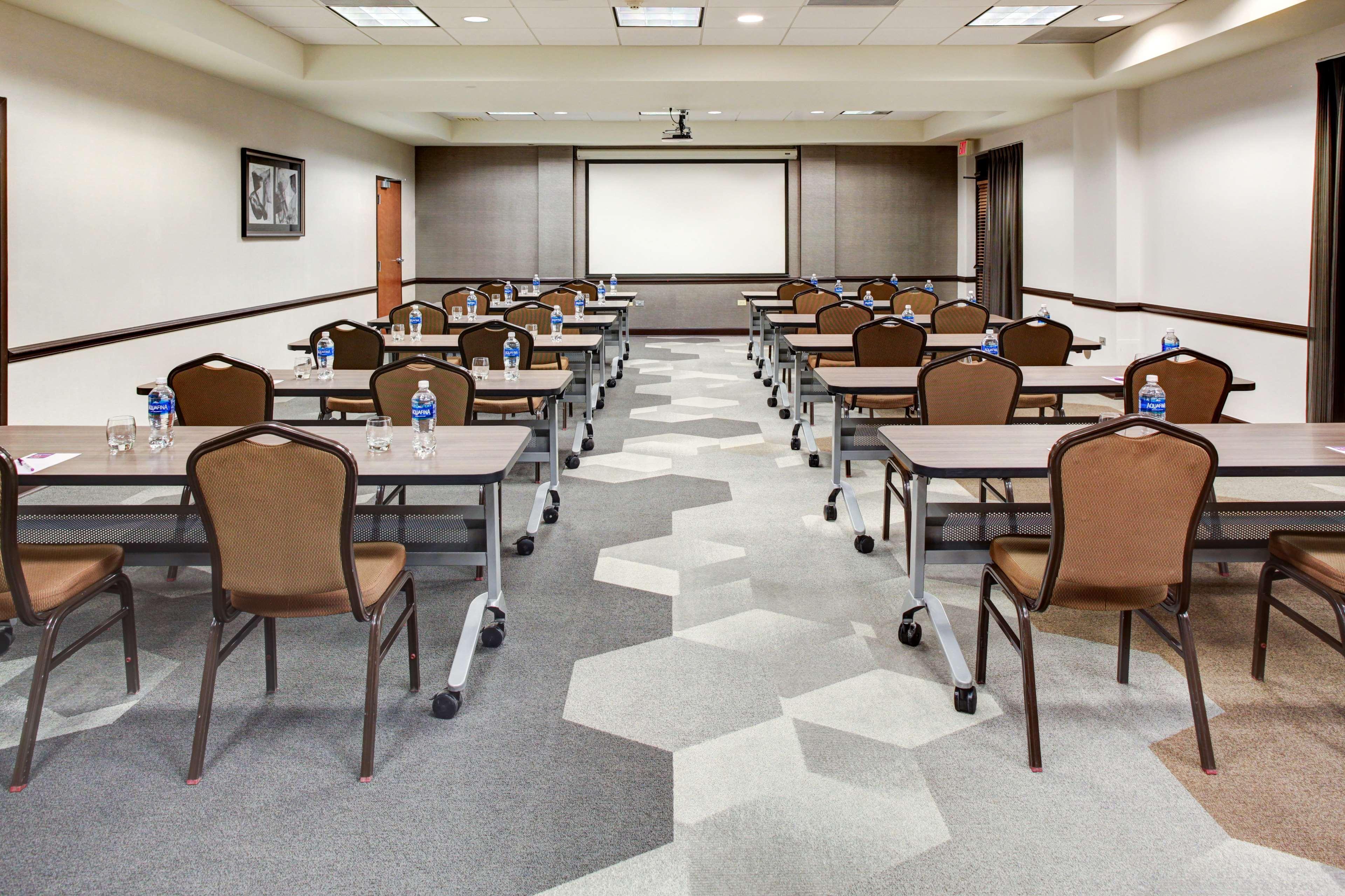 Hyatt Place Airport
