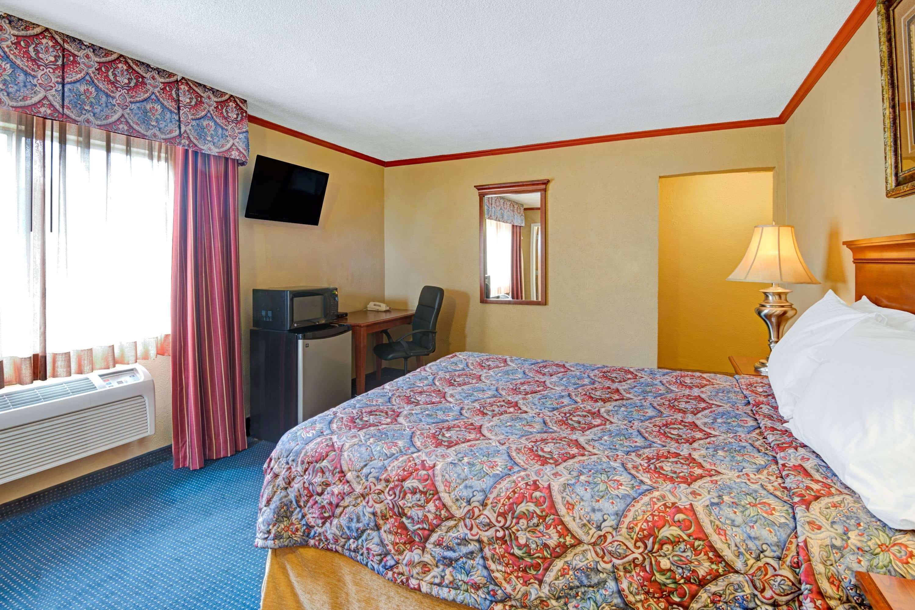 Days By Wyndham Downtown 2*