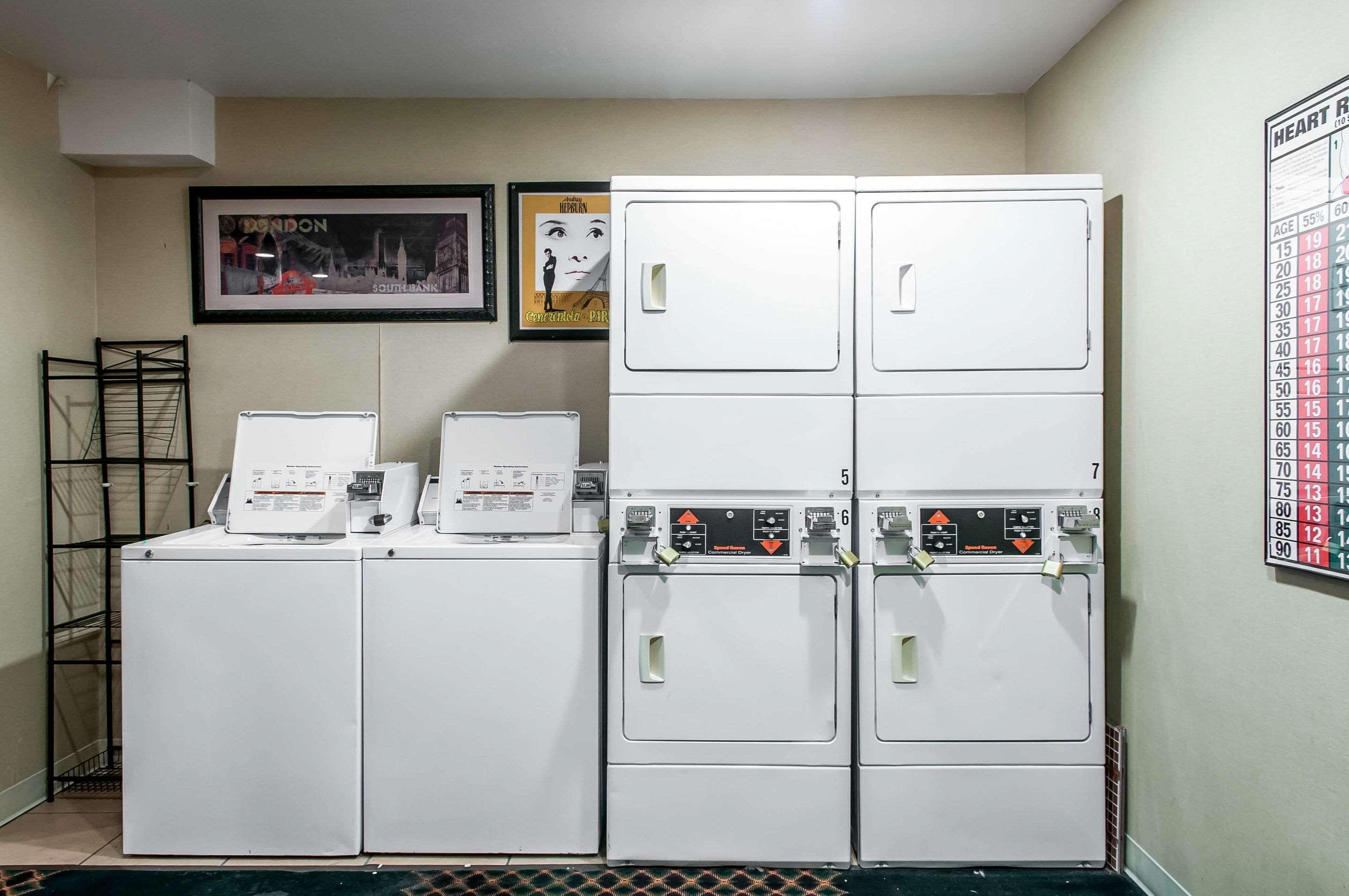 Hotel Suburban East 2*