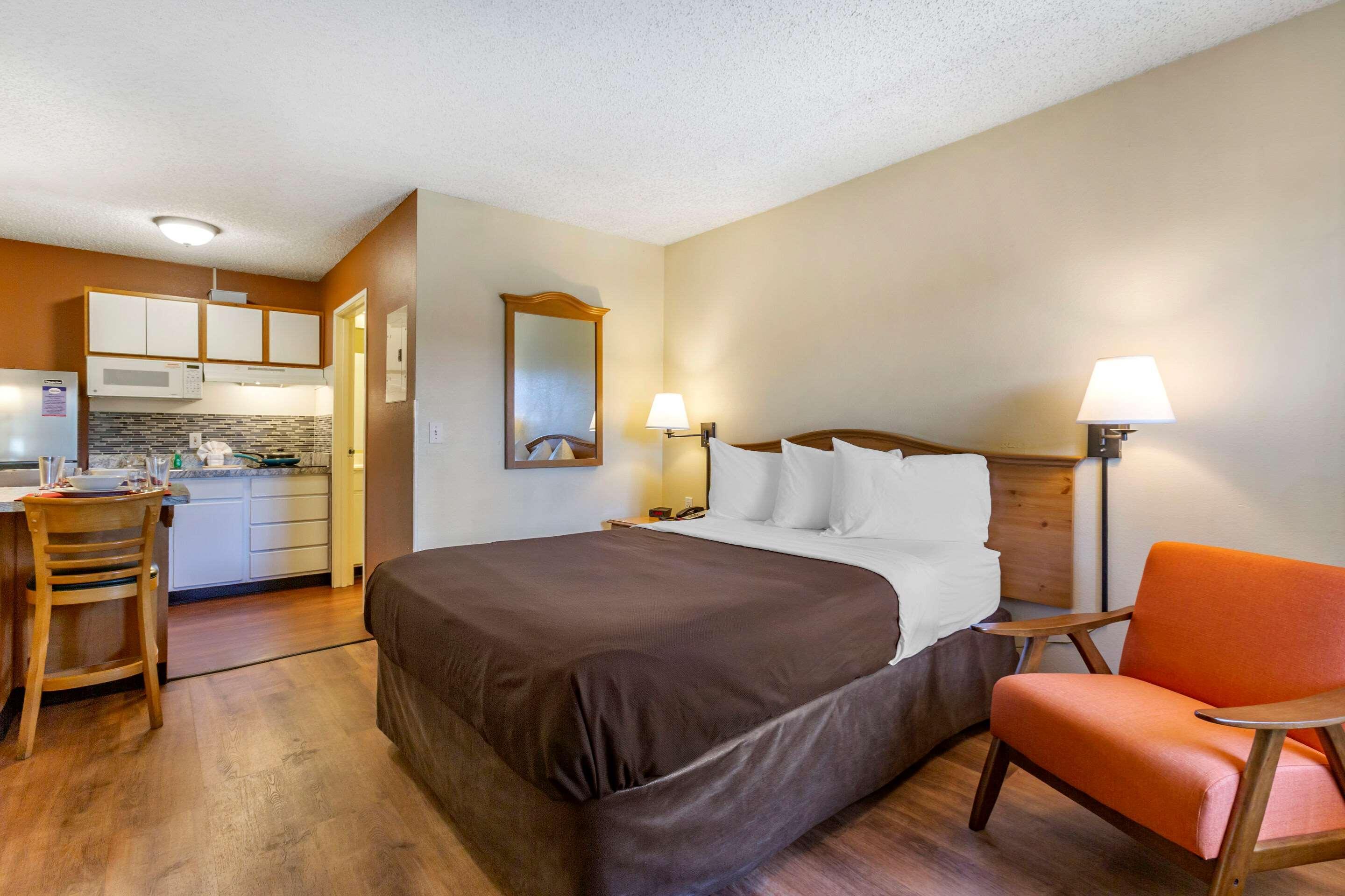 Hotel Suburban Midtown - 2*