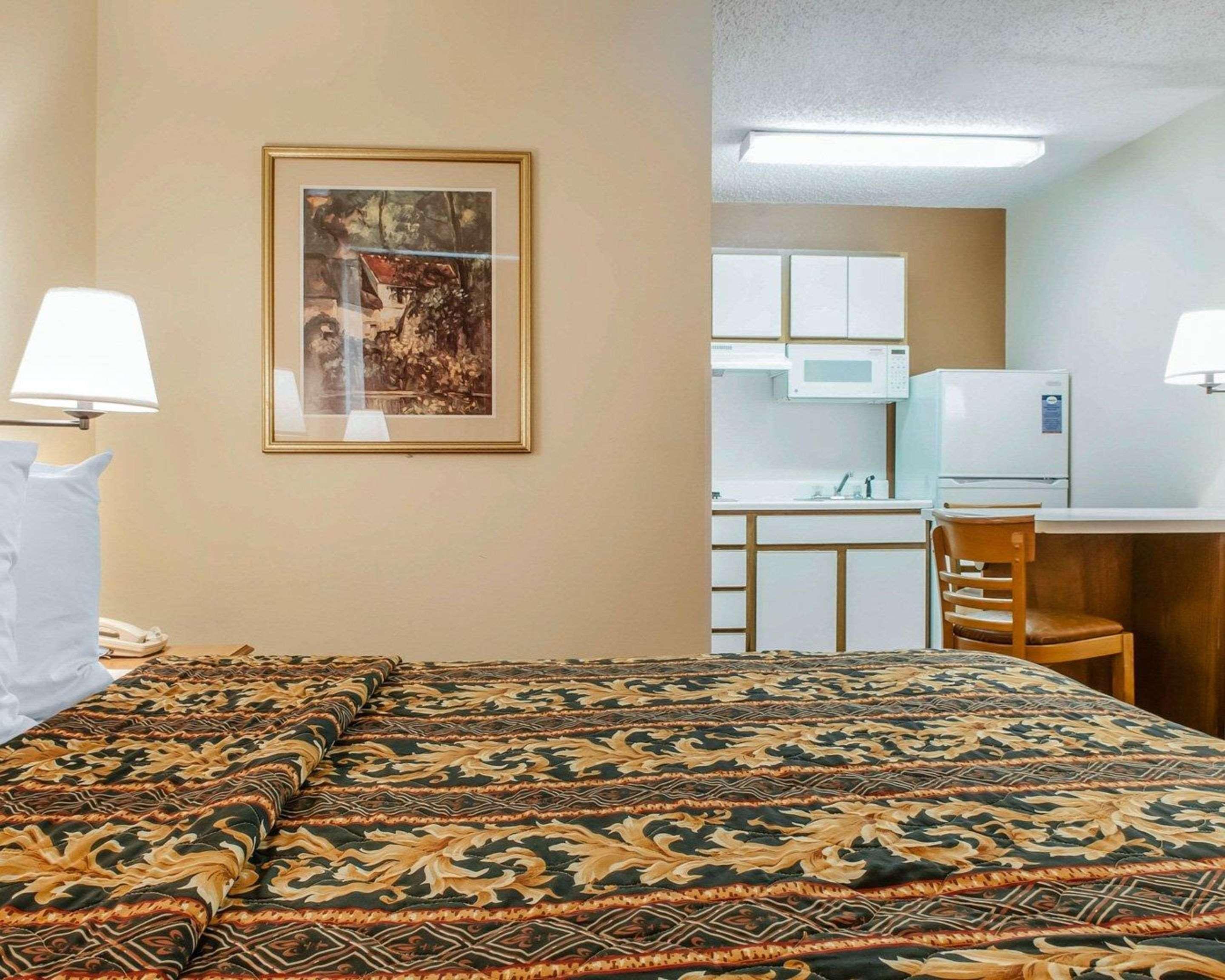 Suburban Midtown - Hotel 2*