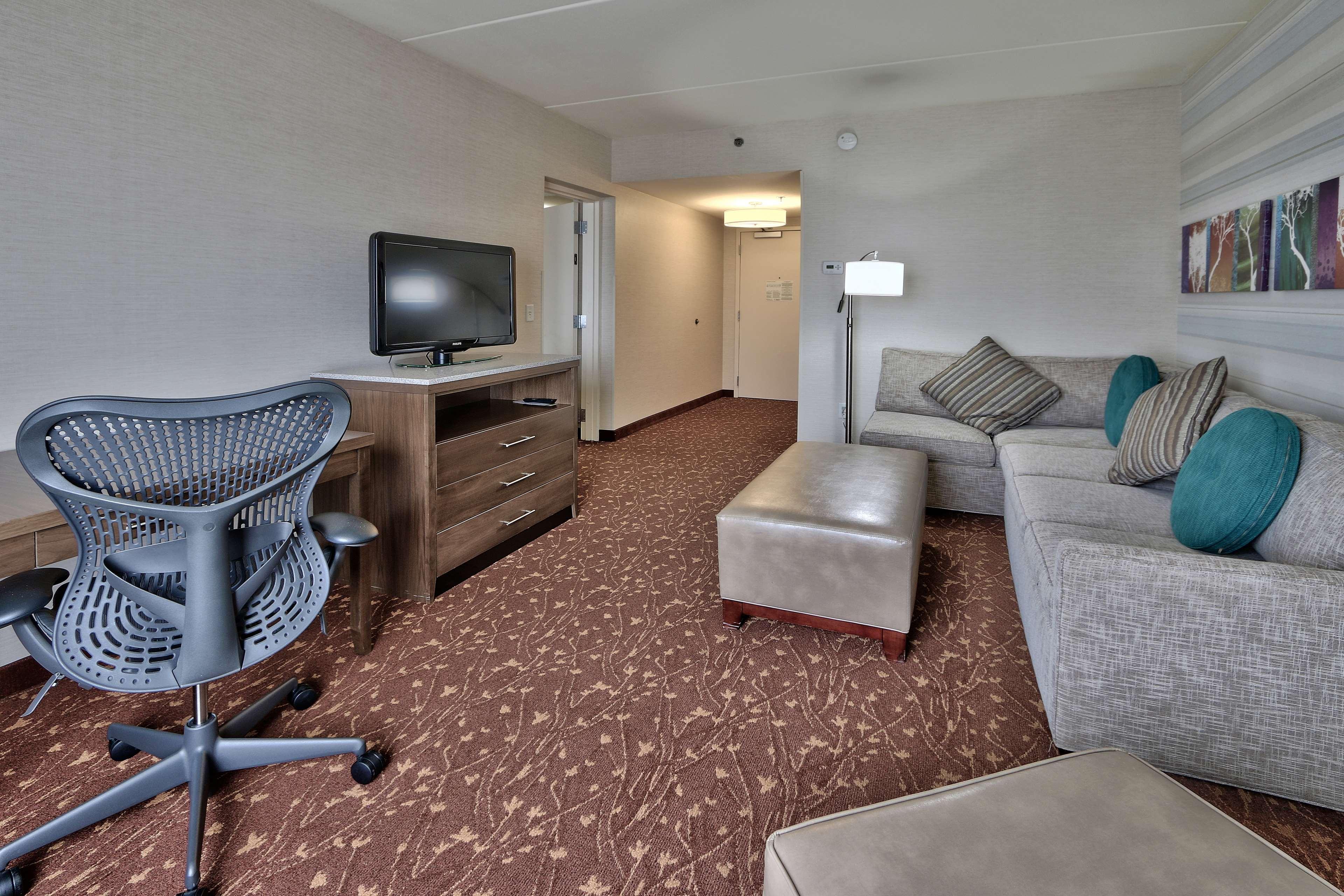 Hilton Garden Airport Hotel 3*