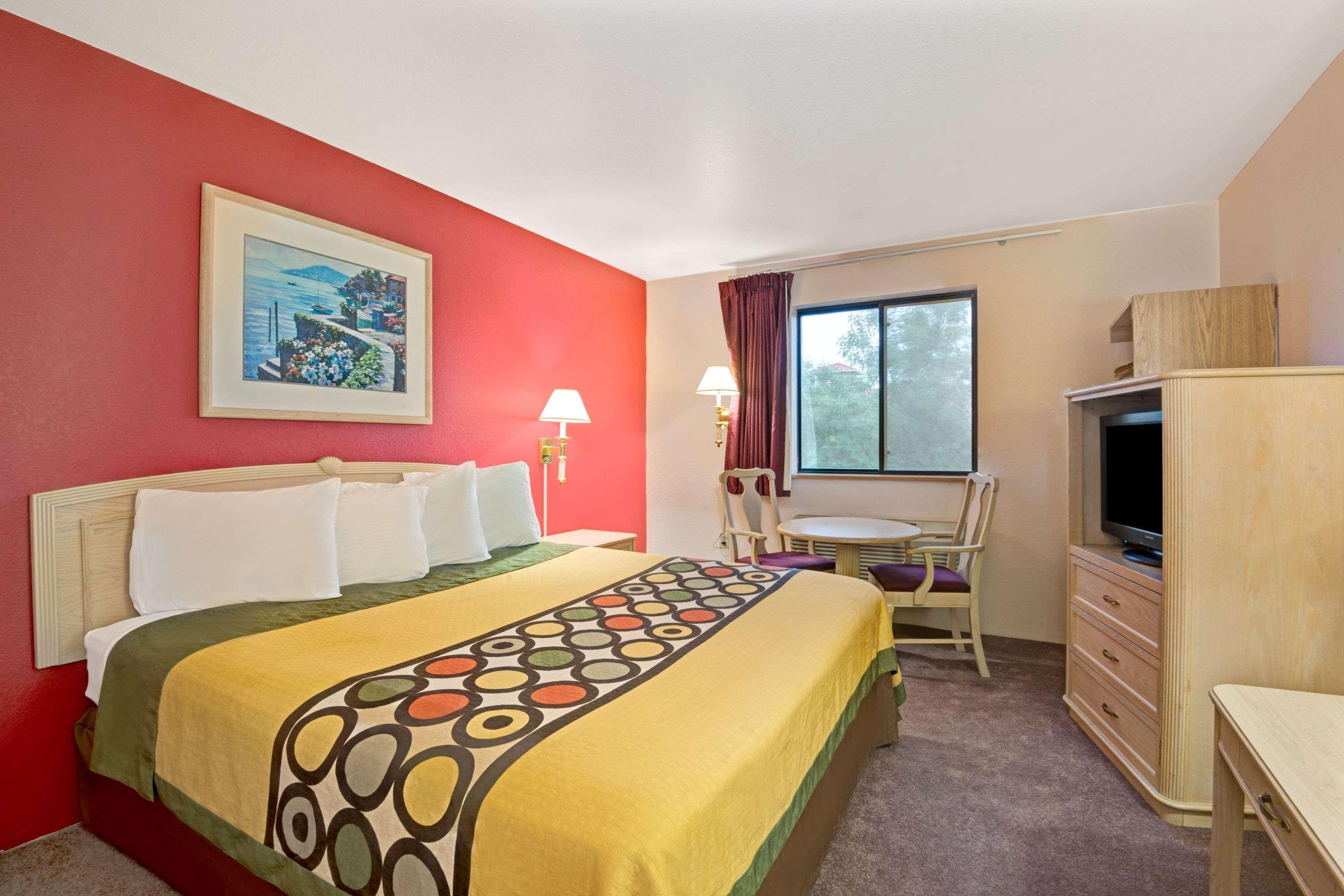 Super 8 By Wyndham West/coors Blvd Albuquerque
