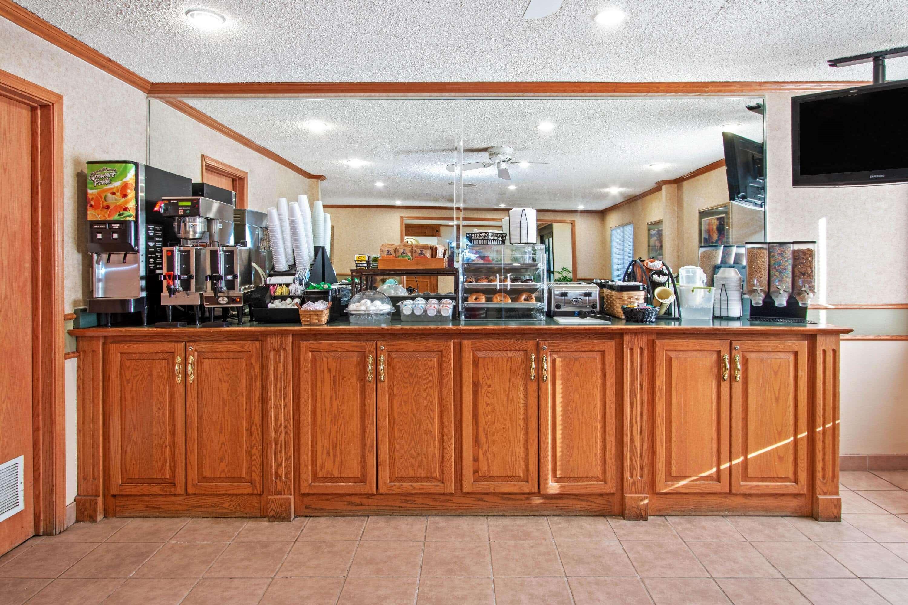Hotel La Quinta By Wyndham Journal Ctr Nw 3*