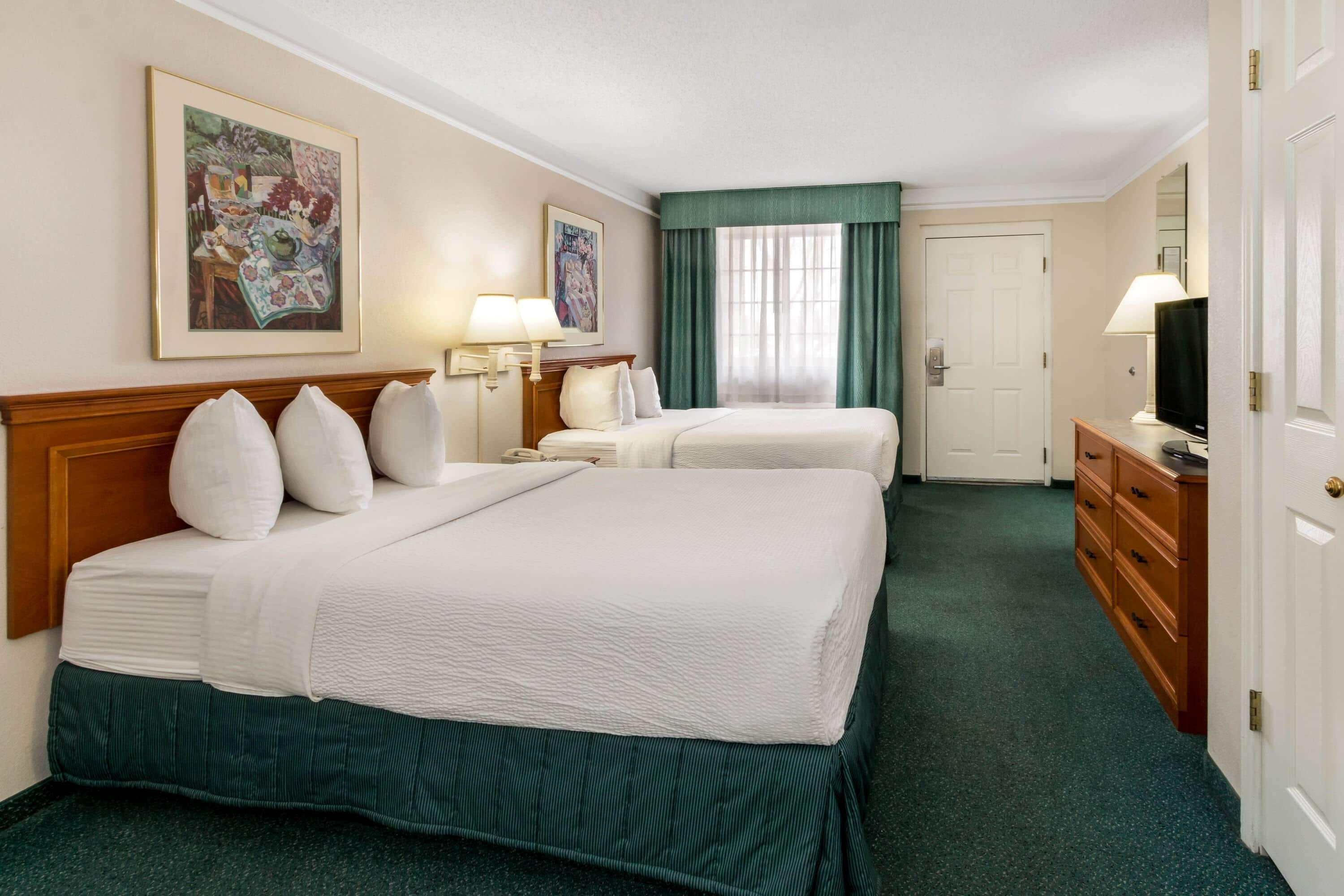Hotel La Quinta By Wyndham Northeast 3*