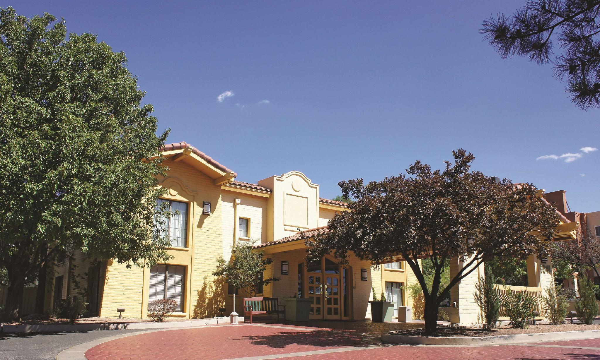 La Quinta By Wyndham Northeast Hotel