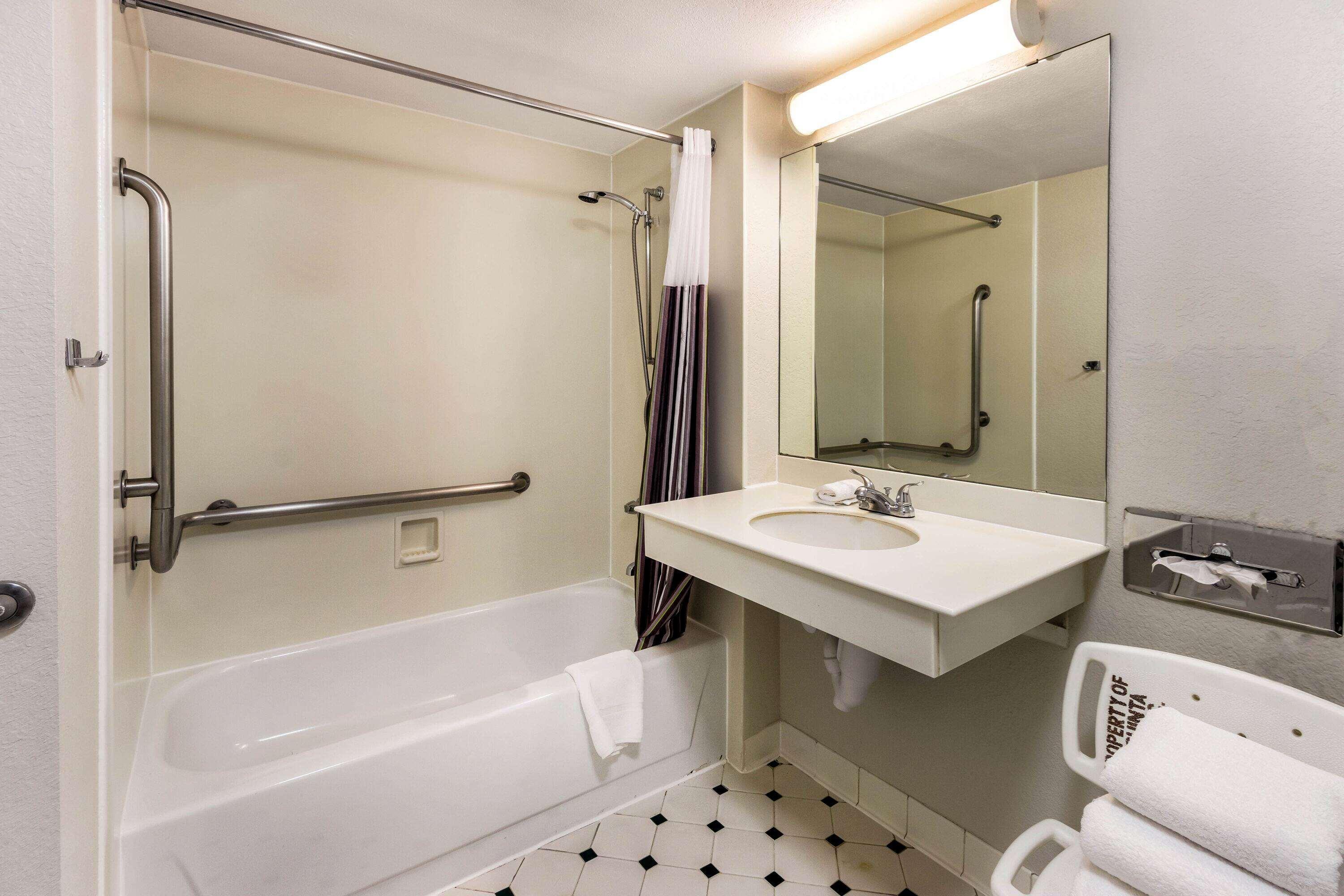 La Quinta By Wyndham Northeast Hotel 3*
