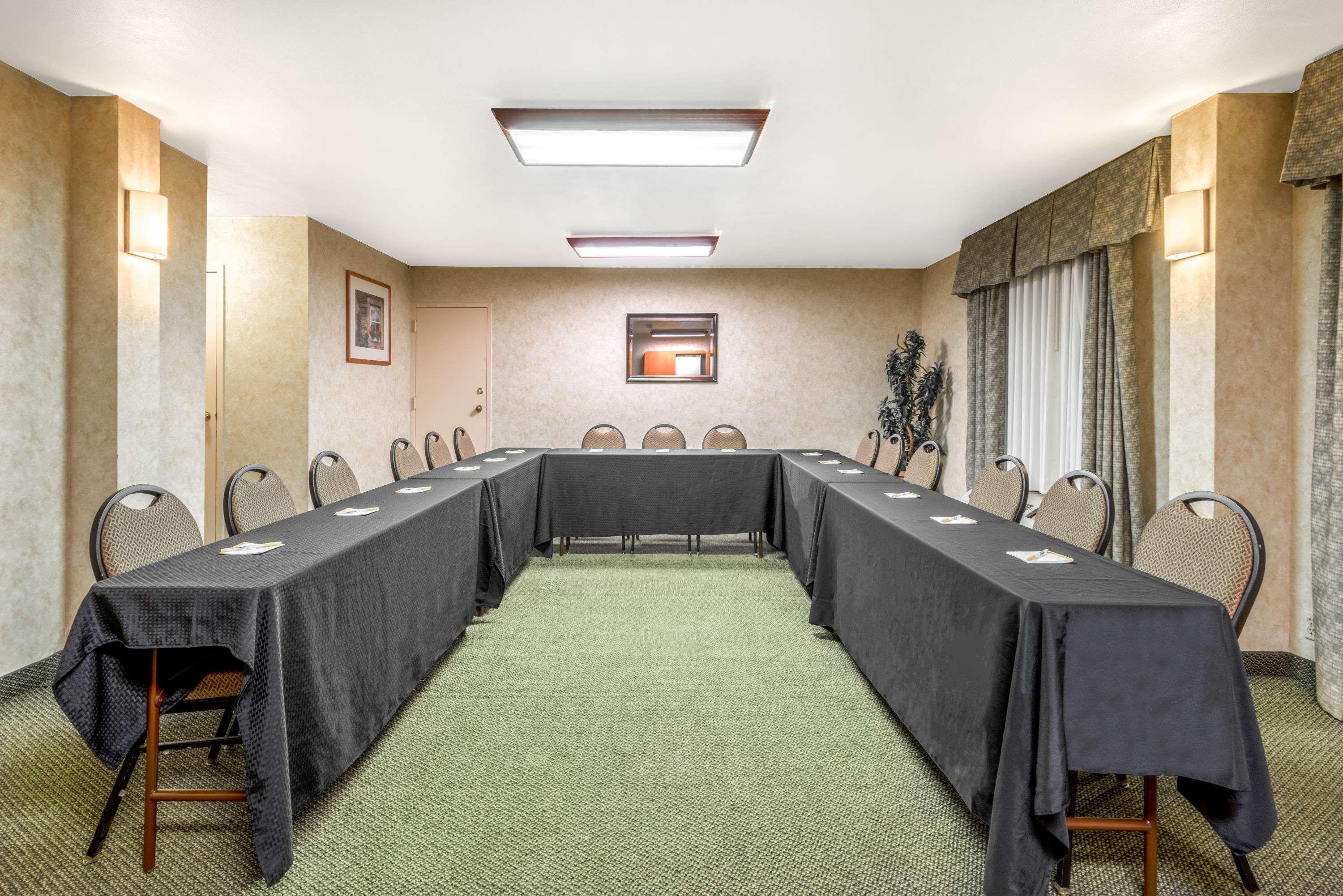 Days & By Wyndham North Hotel 3*
