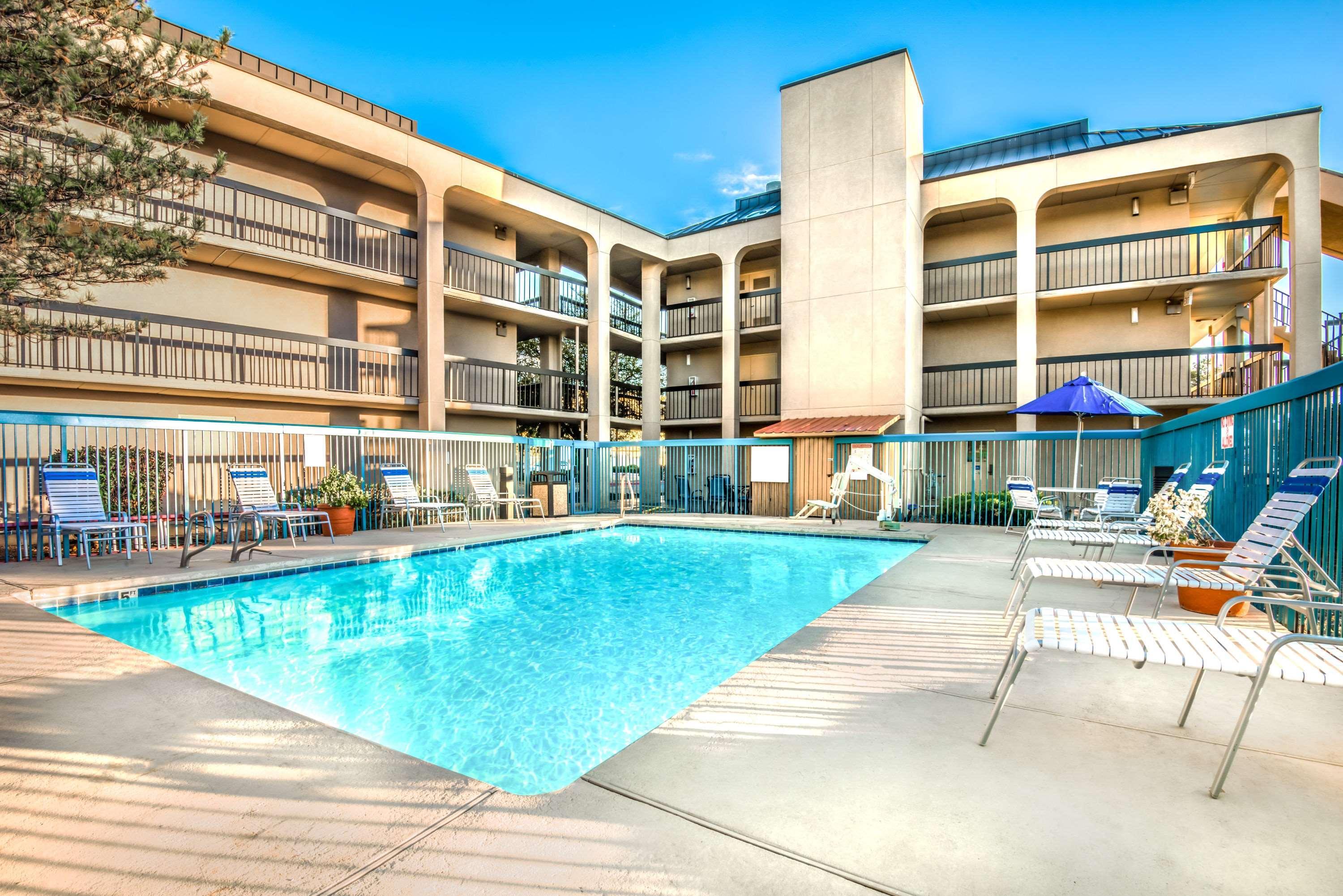 Hotel Days & By Wyndham North Albuquerque