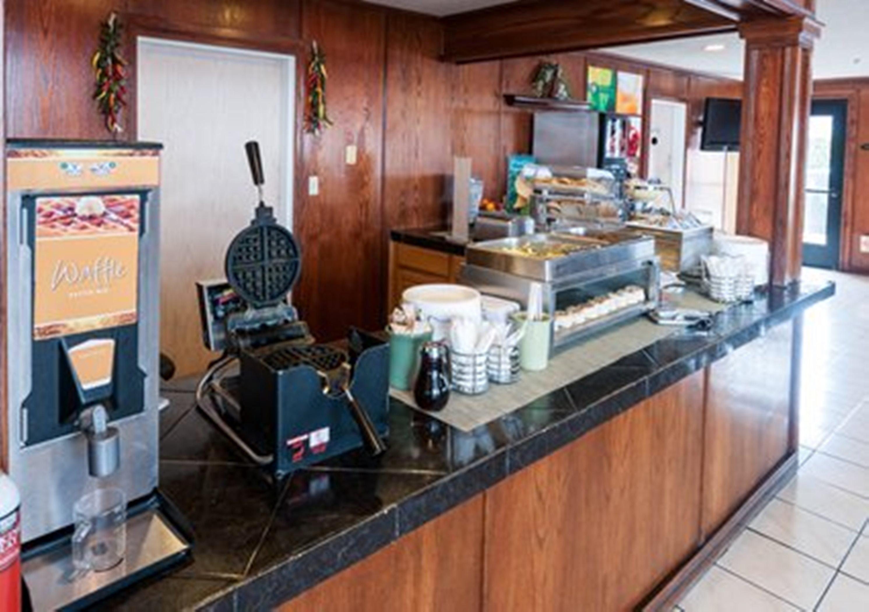 Hotel Quality Airport 3*